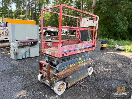 2008 Skyjack SJIII 3219 Electric Scissor Lift  19 Platform Height  24V  Operational