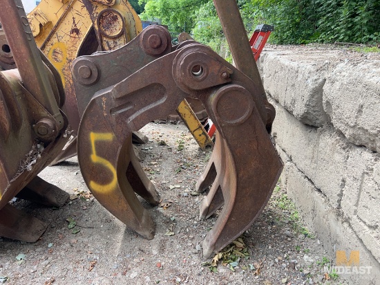 Grapple for 200 Size Machine