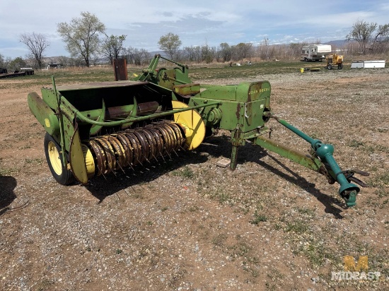 John Deere Bailer