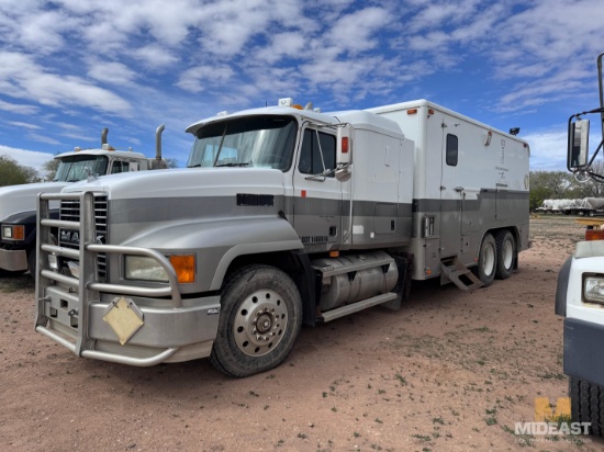 1999 Mack CH613 Wireline Truck