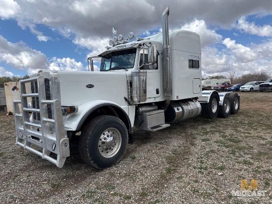 2019 Peterbilt 389 Sleeper Truck