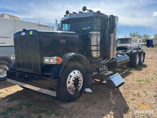Peterbilt Day Cab Semi Truck Tandem Axle, Wet Kit/PTO, Heavy Spec