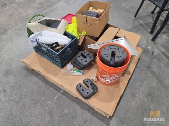 Pallet of Miscellaneous Items