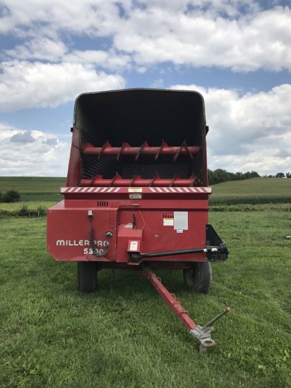 Miller Pro 5300 Forage Wagon