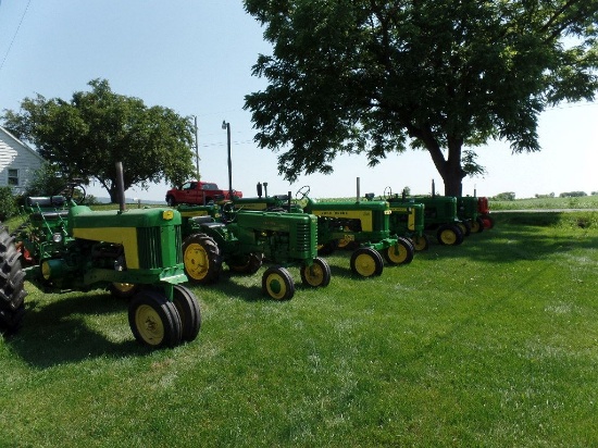 John Deere 2 Cylinder Tractor Auction