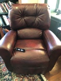 Catnapper power lift leather chair recliner, excellent condition, works