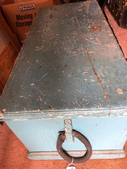 37 in. x 16 in. x 18 in. vintage chest