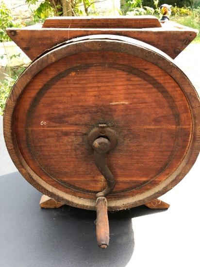 Vintage wooden butter churn, excellent condition