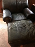 Leather lounge chair,arching footrest