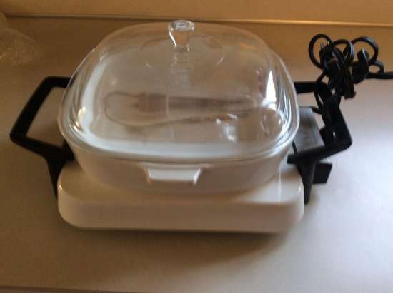 Corning Ware hot plate with casserole dish and lid