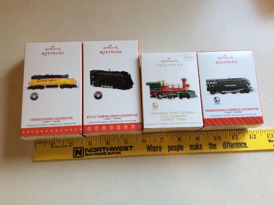 Hallmark Keepsake trains 4 pcs