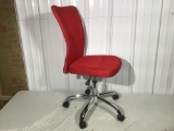 Swivel office chair in red color