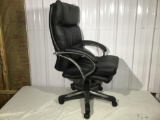 Swivel office chair