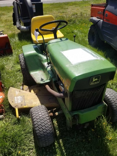 JD 140 Lawn tractor