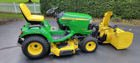 John Deere X728 tractor