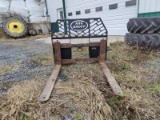 Skidloader -Bradco-pallet forks