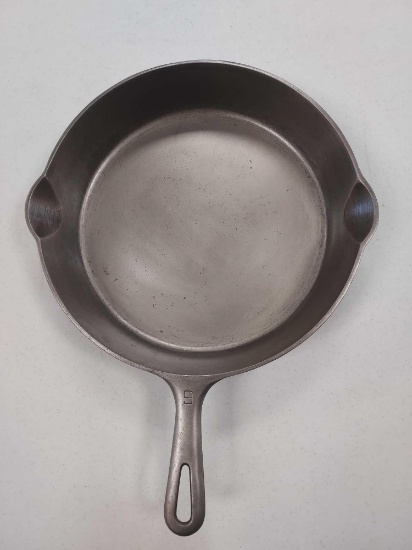 Griswold #9 Block Lettered Small Logo Frying Pan MFG 1944-1957