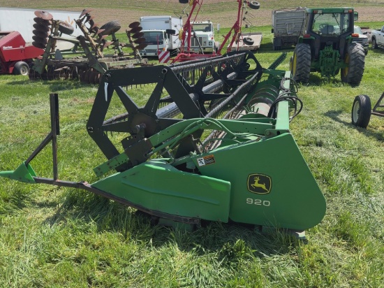 John Deere 920 grain head