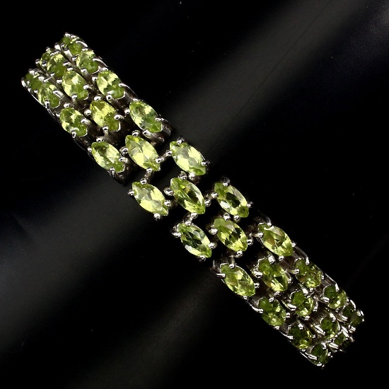 Natural Top Rich Green Peridot 154.33 Ct Bracelet