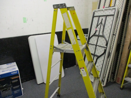 4ft Fiberglass Step Ladder