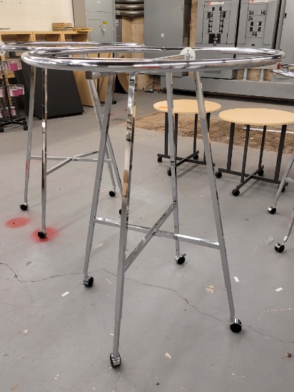 Rounder Clothing Racks On Wheels