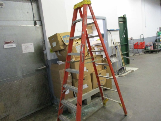 8ft Fiberglass Step Ladder
