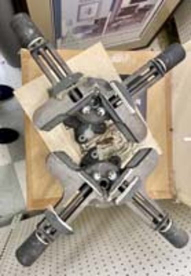 Iron Corner - Frame Clamp