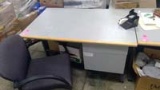 4' desk with 2 side drawers