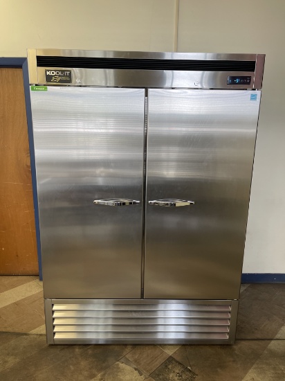 Two-section Stainless Steel Doors Reach-in Freezer