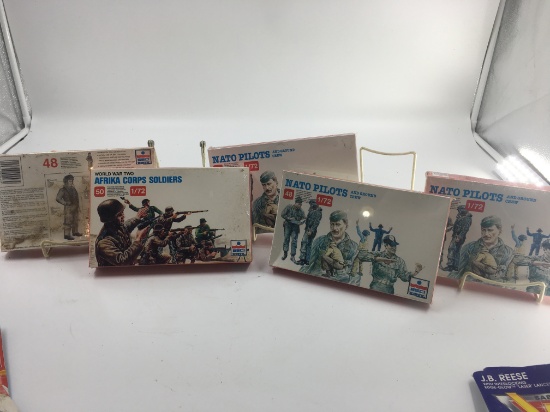 5 MILITARY MODELS IN ORIGINAL WRAPPING