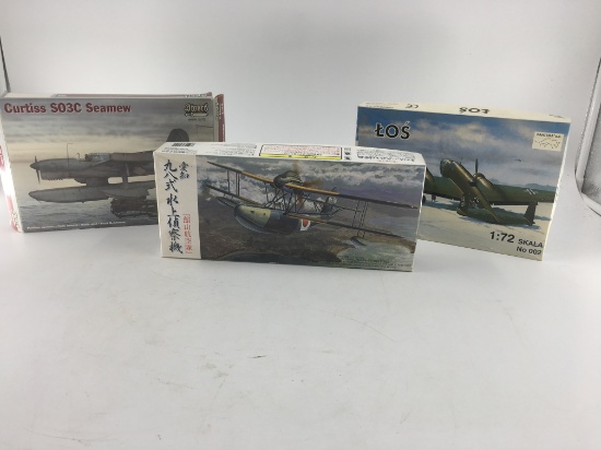 3 AIRCRAFT MODELS ALL DIFFERENT