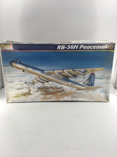 REVELL 1/72 SCALE RB-36H PEACEMAKER MODEL
