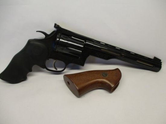 Dan Wesson 357 Super Mag Revolver