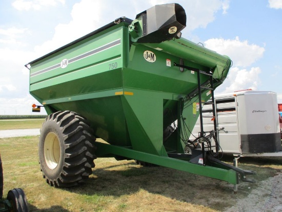 J & M 750 Grain Cart