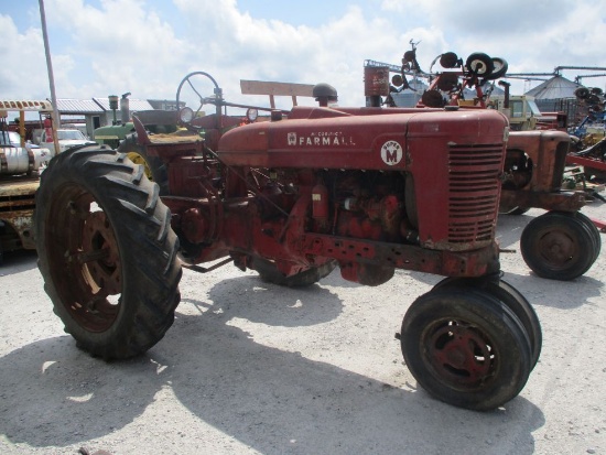 IH Farmall Super M Tractor