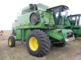 1983 John Deere 7720 Combine