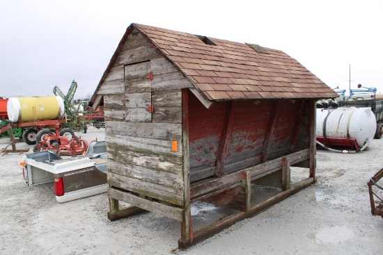 Wooden Bulk Cattle Feeder