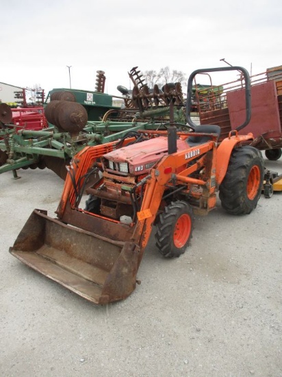 Kubota B8200 Tractor