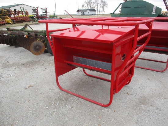 NEW 650lb. Applegate Creep Feeder