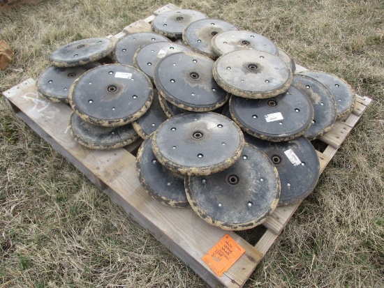 (27) White Closing Wheels
