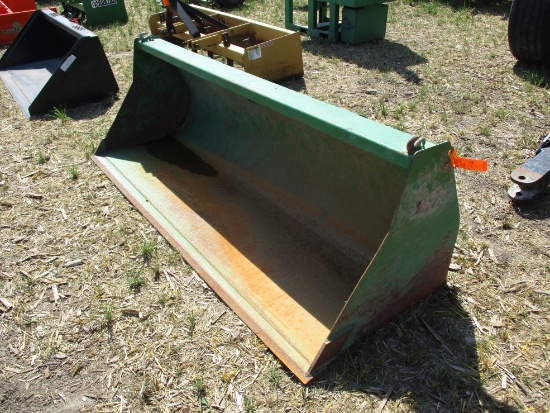 JD Quick Attach Bucket