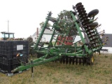 JD 724 Soil Finisher