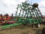 JD 980 34' Field Cultivator