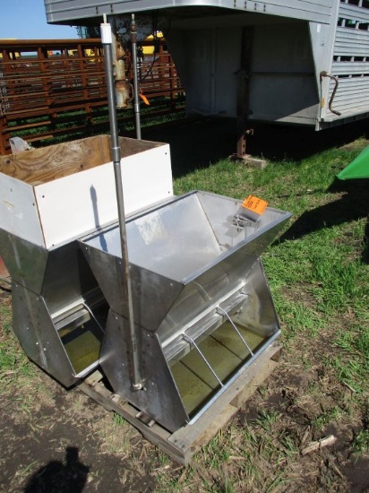 Crystal Springs Wet Dry Feeder