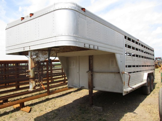 1984 Featherlite Livestock Trailer