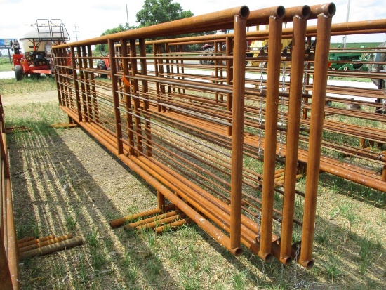 (4) 24' Stand Alone Steel Corral Panels
