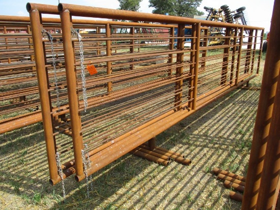 (4) 24' Stand Alone Steel Corral Panels