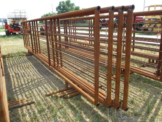 (4) 24' Stand Alone Steel Corral Panels