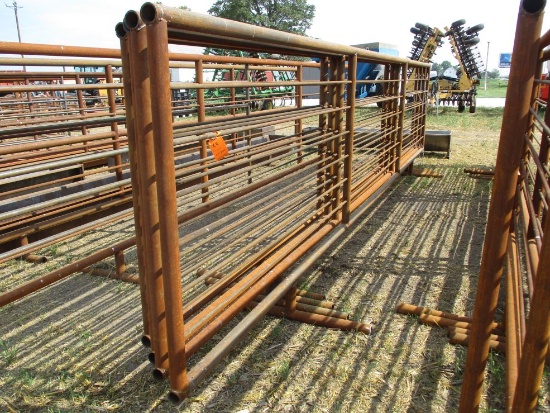 (4) 24' Stand Alone Steel Corral Panels