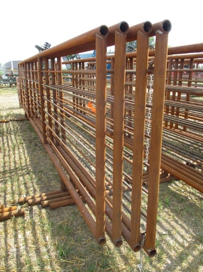 (4) 24' Stand Alone Steel Corral Panels